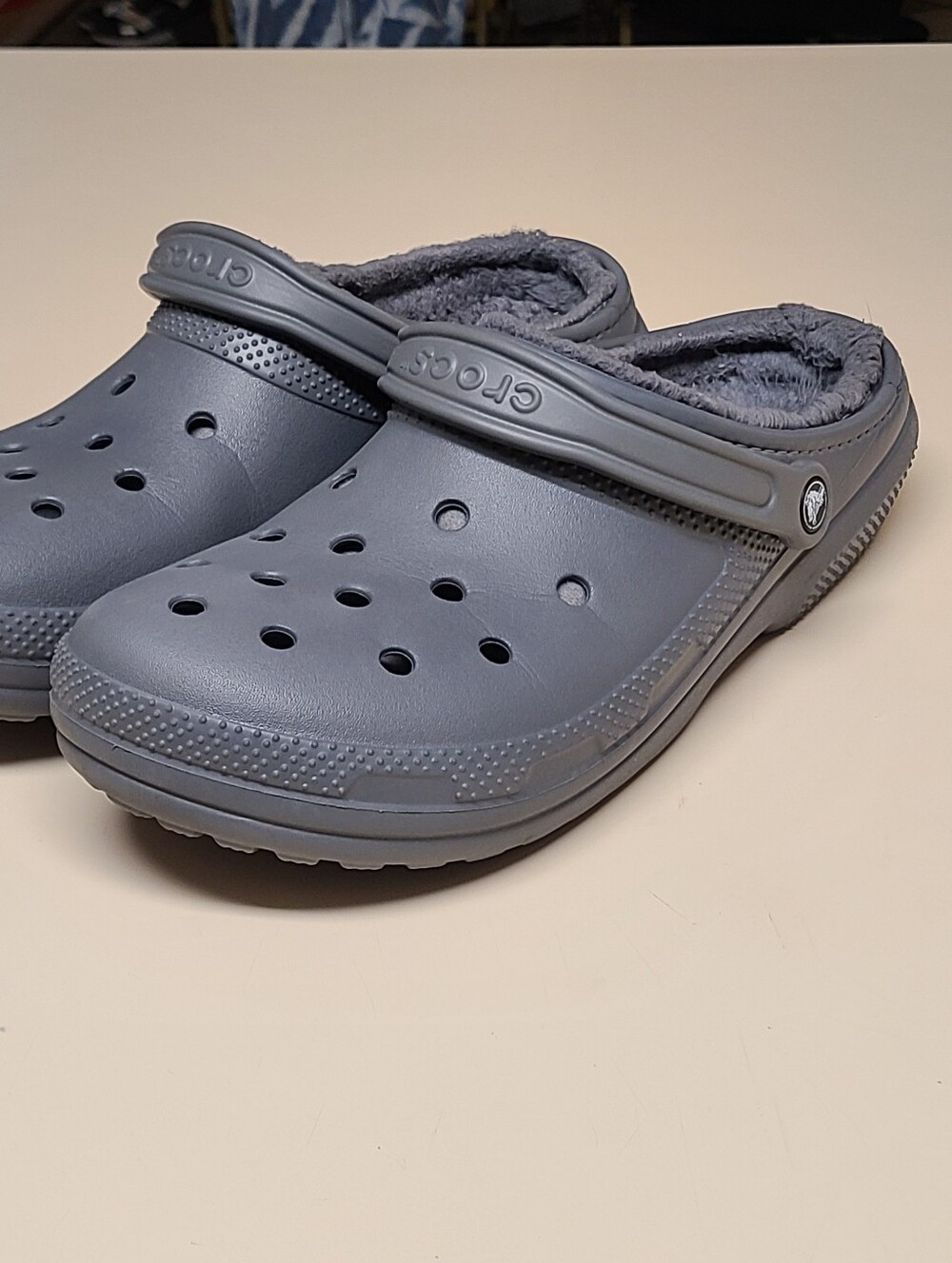 Crocs Classic faux fur lined slip on clog sandals size 12